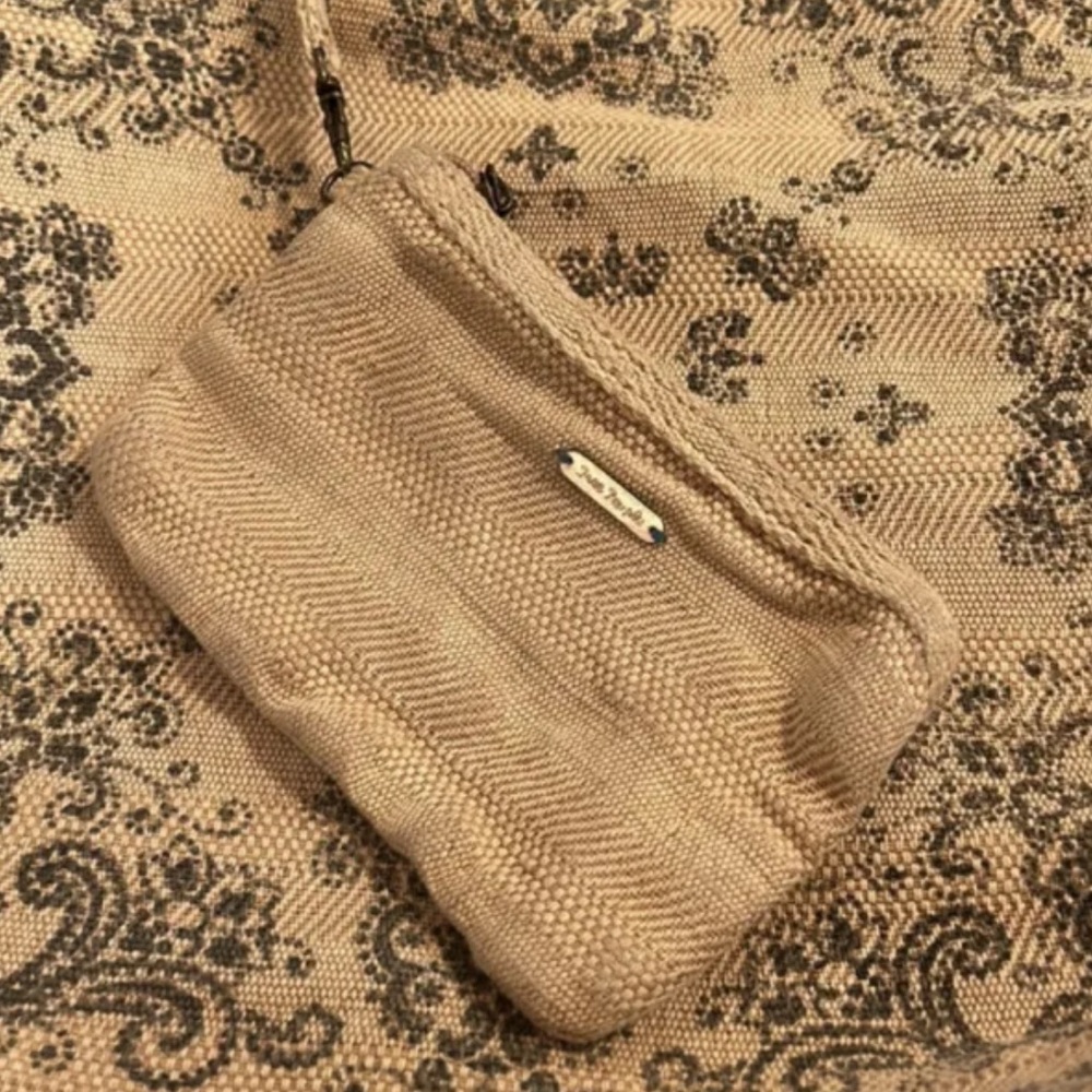 FREE PEOPLE Floral Embroidered Boho shoulder Bag| Oversized |Beige |Vegan Trim - Picture 11 of 13